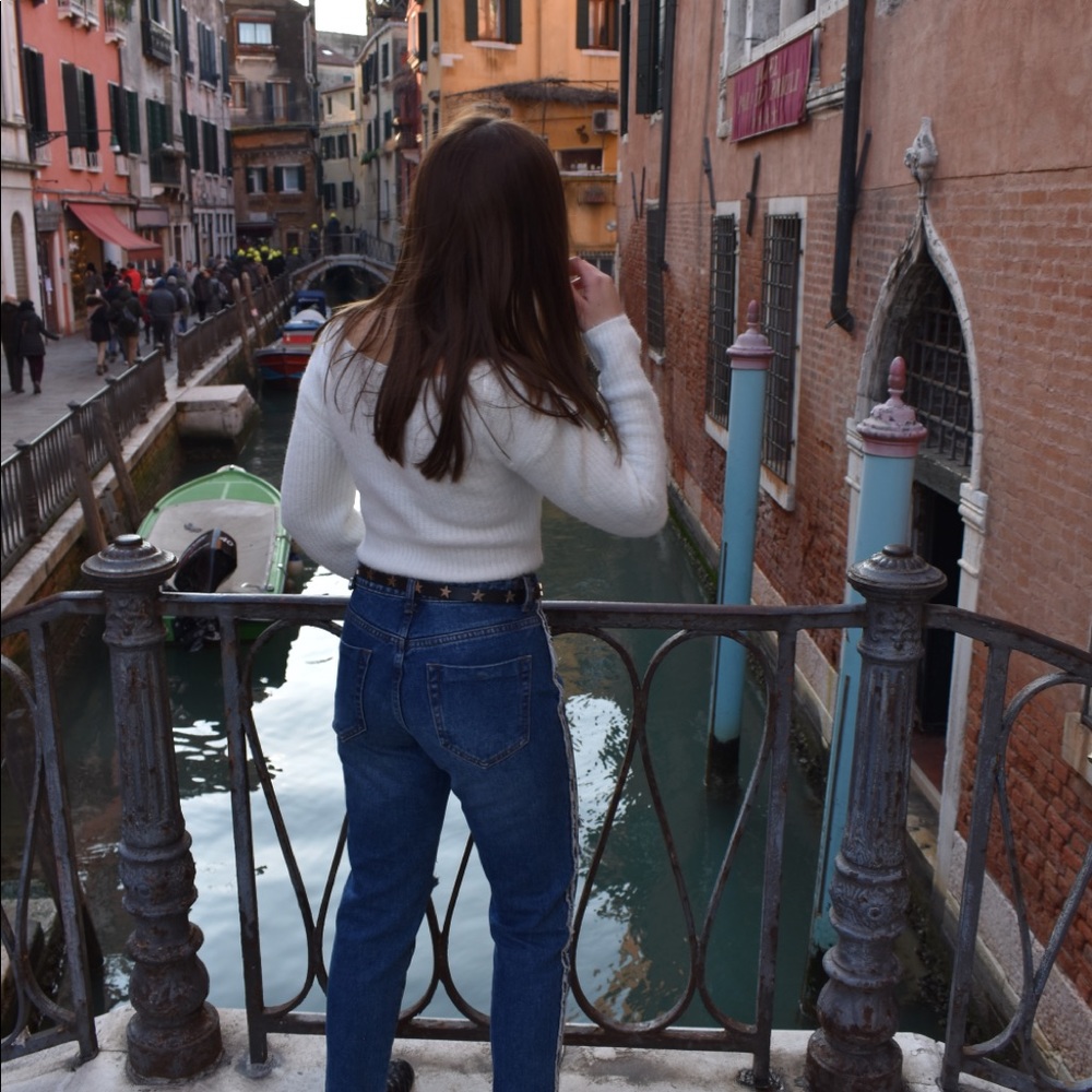 Straight Leg Ripped Jeans! - Picture 3 of 4